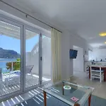 Room With A View For Two In Sunny Cove