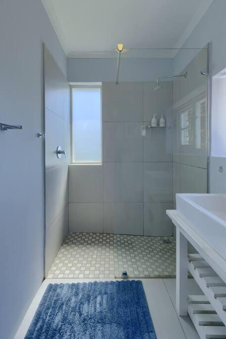 With A View For Two In Sunny Cove *
