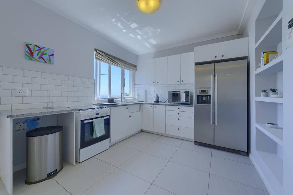 Apartment With A View For Two In Sunny Cove Cape Town