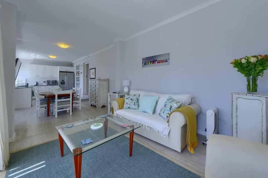 Apartment With A View For Two In Sunny Cove Cape Town