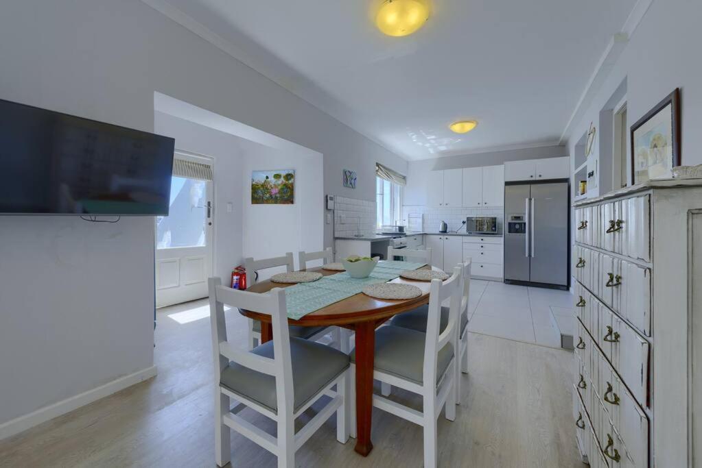 With A View For Two In Sunny Cove *