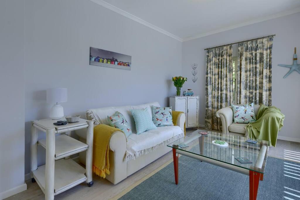 With A View For Two In Sunny Cove Apartment *